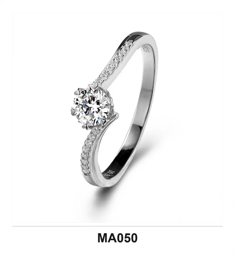 MA050 Ring - Moissanite